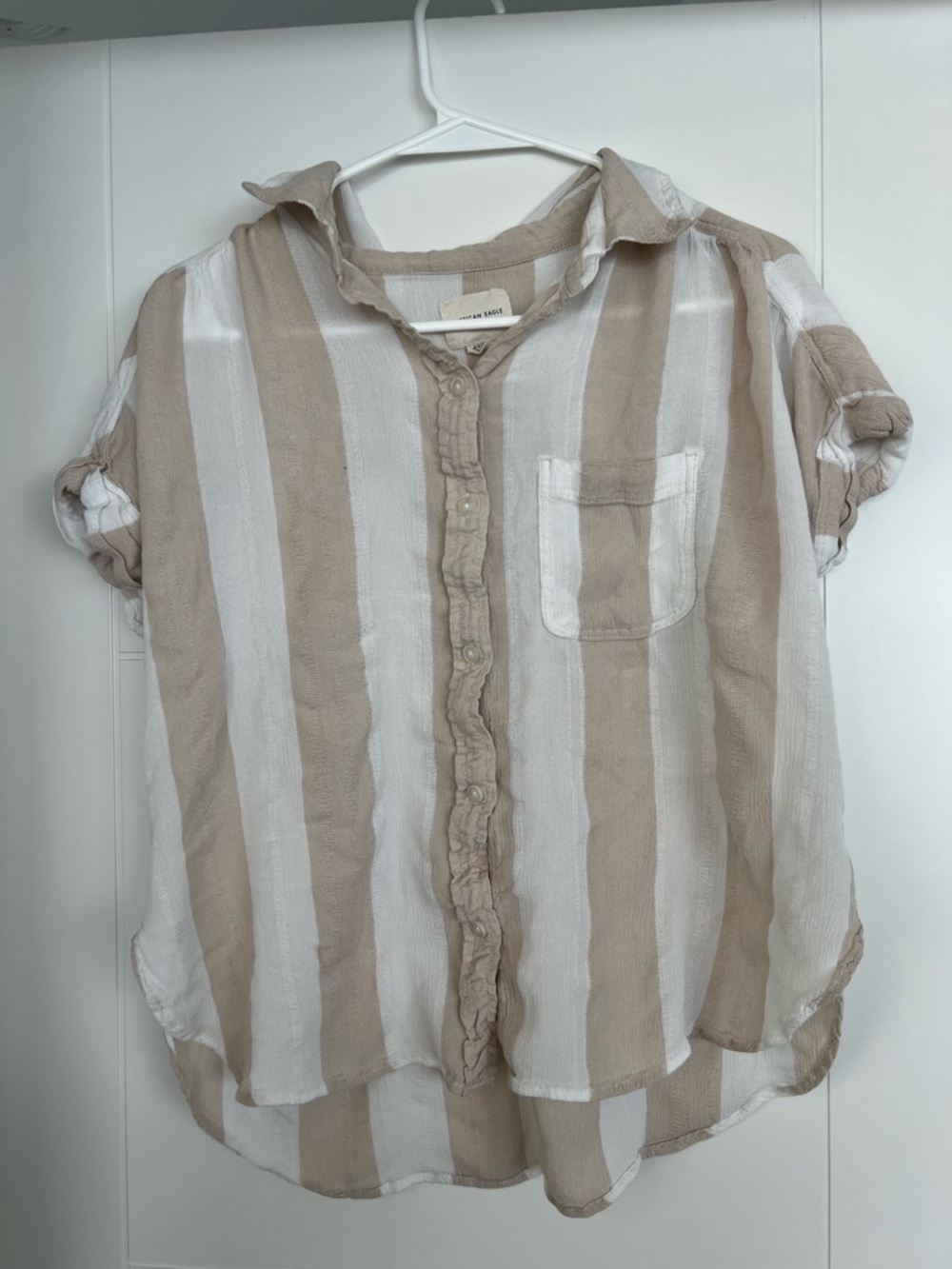 American Eagle Outfitters Light Beige Button-Up Shirt